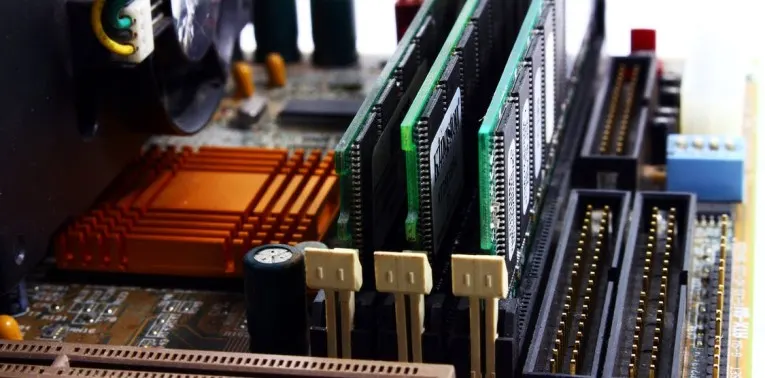 RAM en informatique : Notre guide pour tout comprendre 