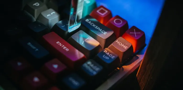 Clavier PC : Un accessoire essentiel à votre confort