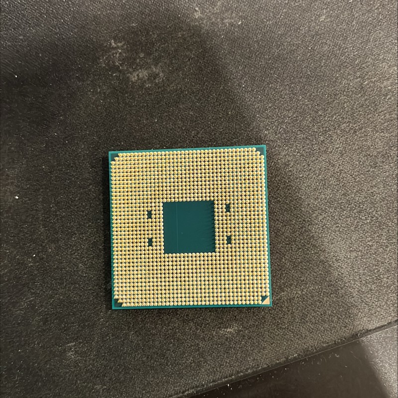 AMD Ryzen 9 3900X (3.8 GHz)