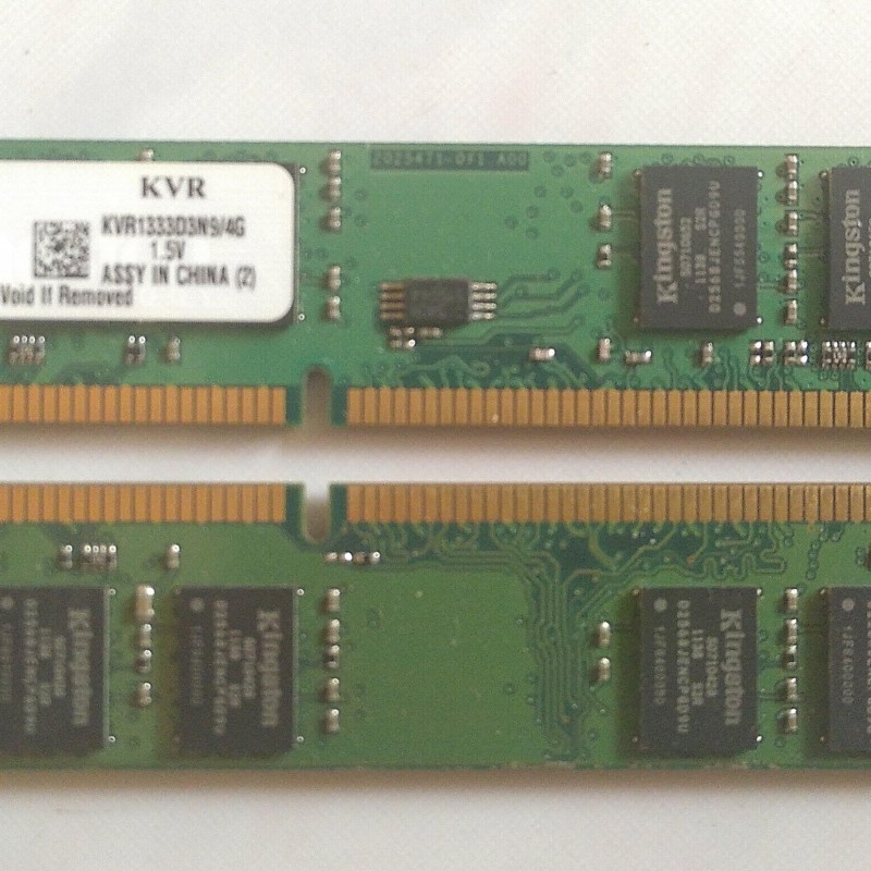 2 barrettes de mémoire vive 4096 Mo DDR3 DIMM PC3-10600