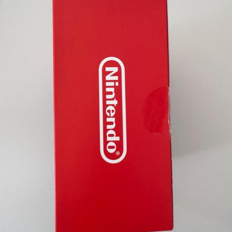 Nintendo Switch 2 neuf jamais utilisée emballage d'origine sous blister