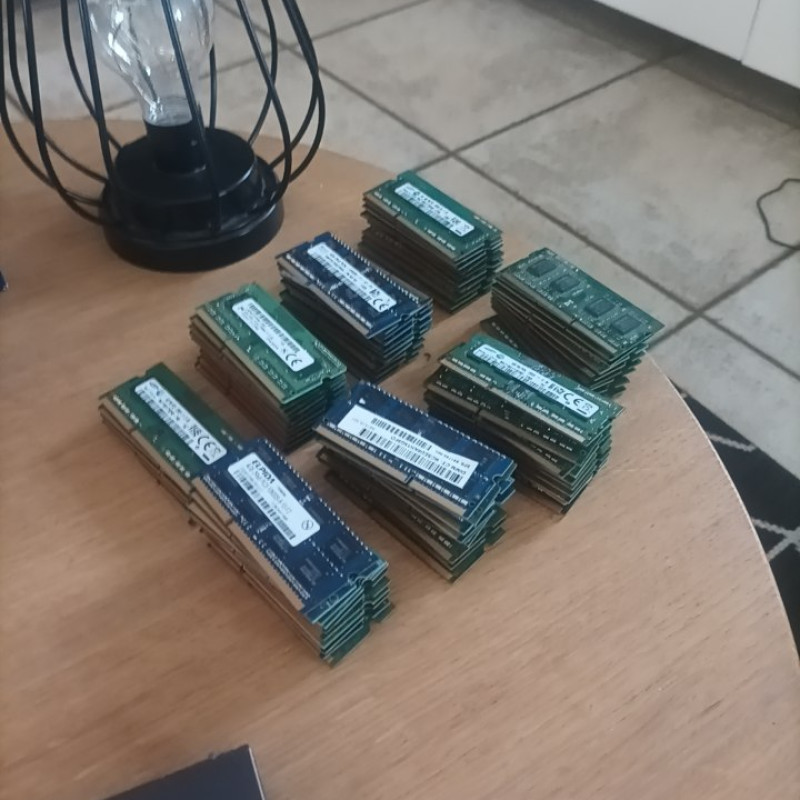 Lot 75 rams DDR3 4GB pour pc portable