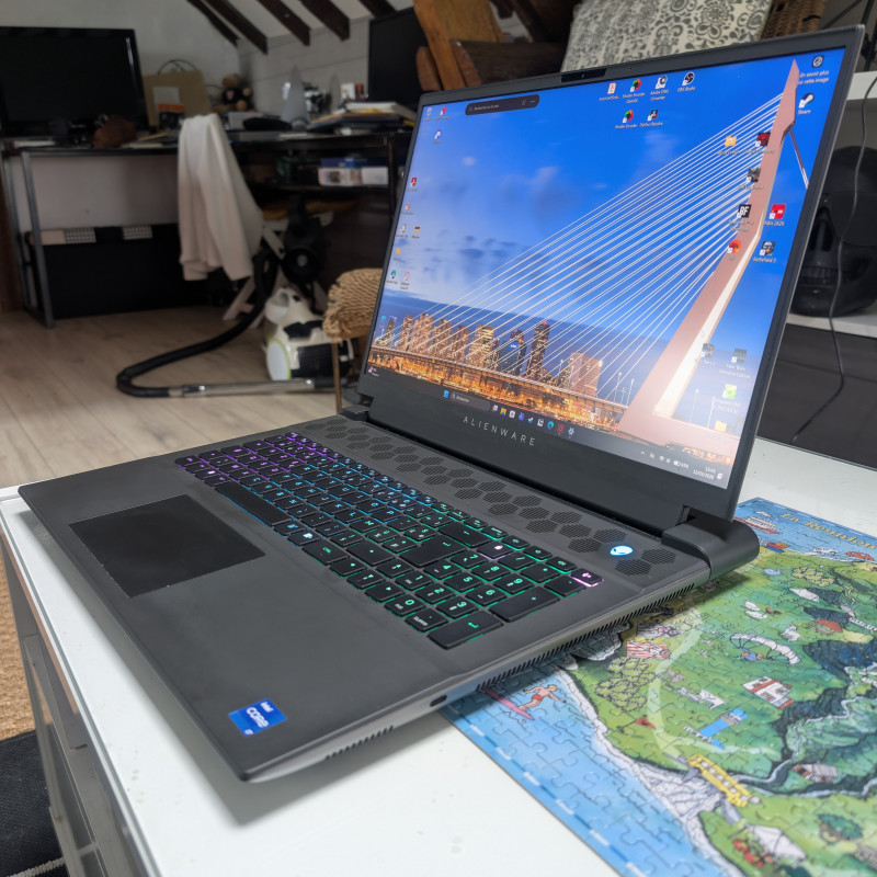 Alienware M18 R2 (2024) | 64 G…