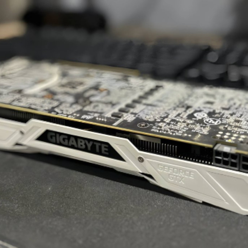 GTX 1080 TI 11GO WHITE - Photo 2