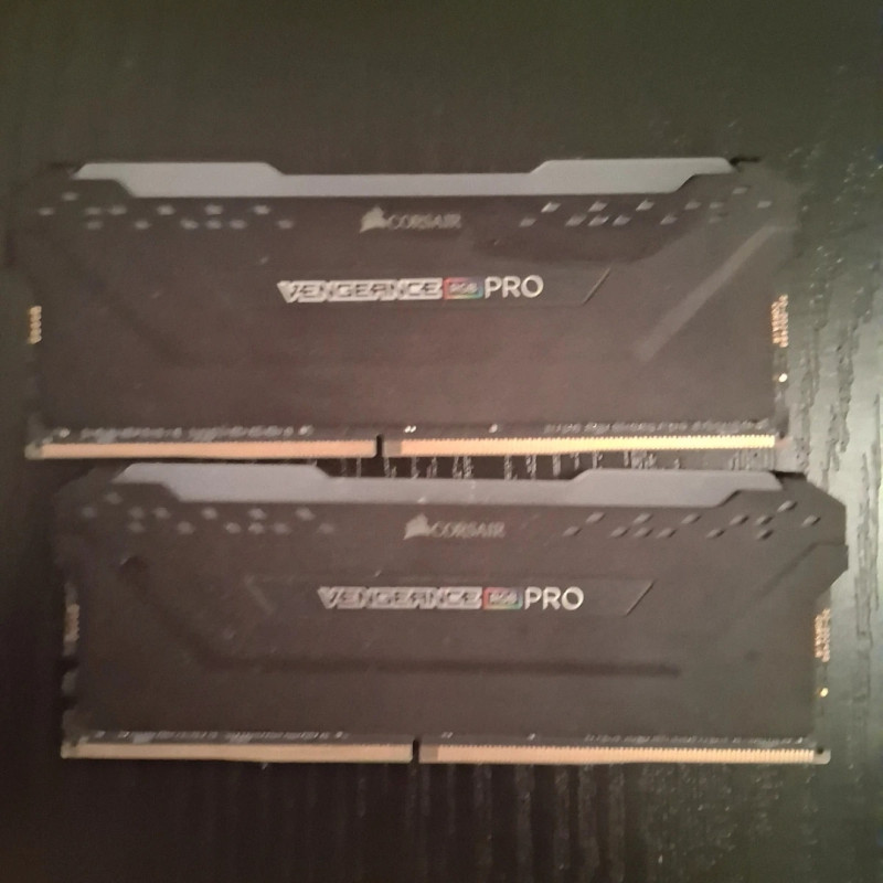 Corsair DDR4 Vengeance RGB PRO 32 Go (2 x 16 Go) - Photo 2
