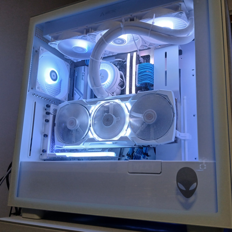 PC Gamer White ultra AMD Ryzen 7 9800X3D DDR5 32Go  RX 7900XTX - Photo 2